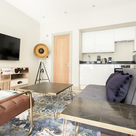The Mayfair Parade - Trendy 1Bdr Appartement Londen Buitenkant foto