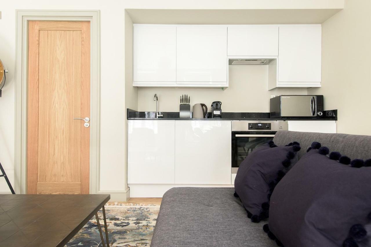 The Mayfair Parade - Trendy 1Bdr Appartement Londen Buitenkant foto